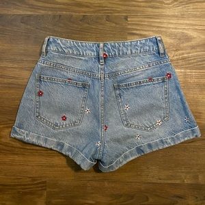 Pacsun embroidered mom shorts size 24